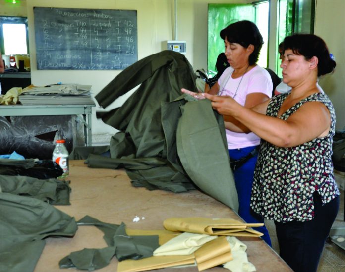 Mujeres-trabajando-en-la-textil1