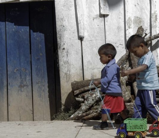 Alerta de la ONU: narco en México recluta niños y jóvenes indígenas