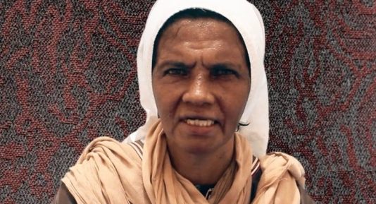 Religiosa secuestrada por Al Qaeda pide ayuda al Papa a través de vídeo