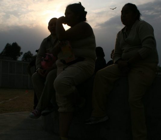 Prostitución, hacinamiento y maltratos físicos; violaciones presentes en penales femeniles de México