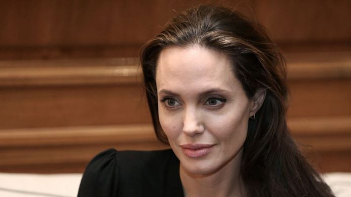 1463442568-angelina