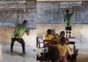 Querer es poder: Profesor de Ghana enseña Word con gis y pizarrón