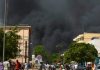 Los ataques en la zona diplomática de la capital en Burkina Faso, ha dejado una treintena de muertos