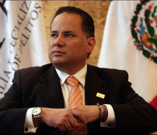 El ex titular de la Fepade afirma que gobierno de Peña Nieto intentó sobornarlo