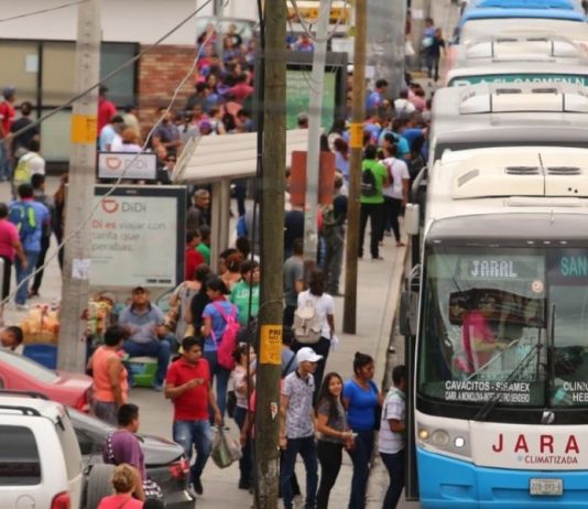 Buscan flexibilizar horario de transporte urbano en Monterrey