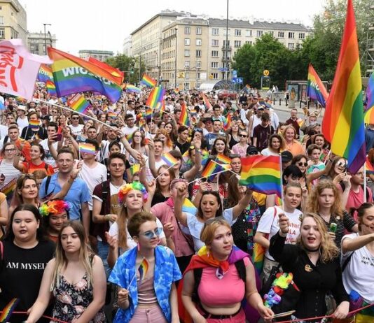 Los alemanes se manifiestan por homofobia en Polonia