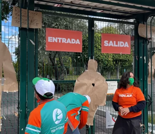 Protesta pacífica organizada por maestros de la UDLAP
