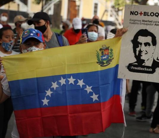 Oposición venezolana repudia retraso de diálogo en México