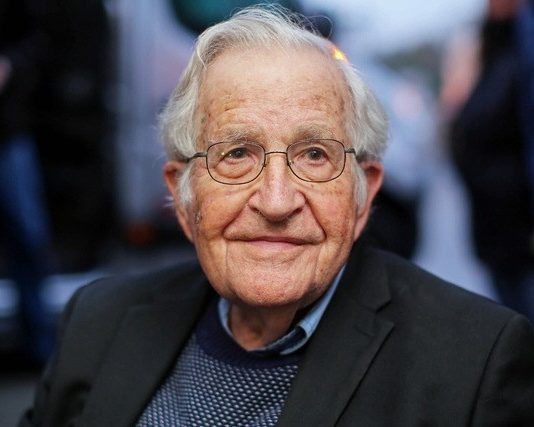 Cuestiona Chomsky política de amenazas de EU contra China