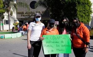 Alumnos de la UDLAP exigen regreso de instalaciones