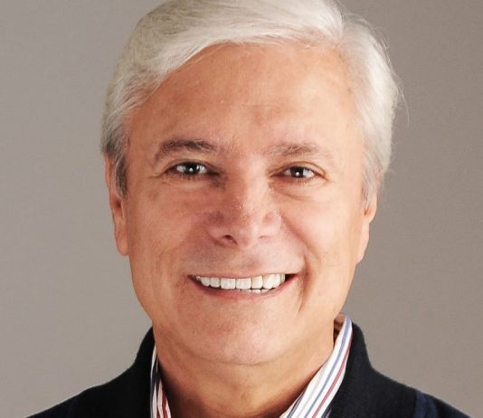 Embargan negocio del exgobernador de Baja California, por adeudo Laboral.