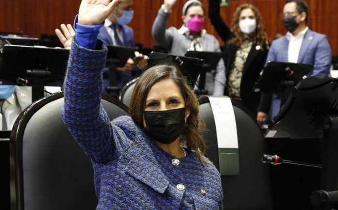 senadora-del-pan-cruz-blackledge_0_259_1080_672