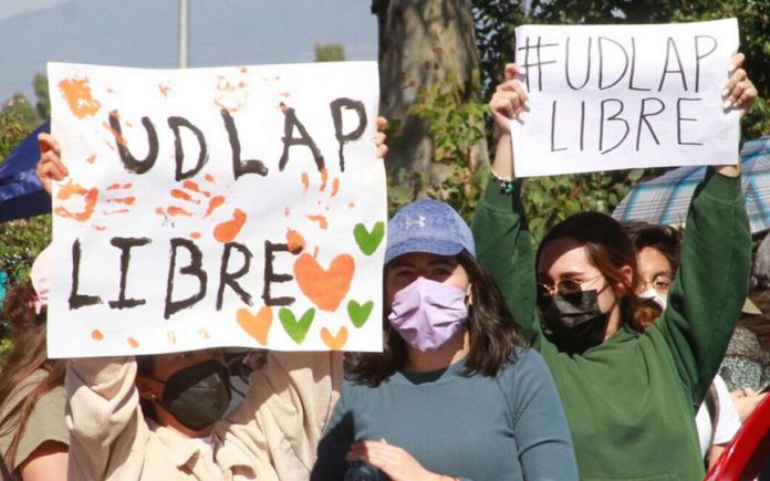 Udlap-universitario-exigen-solucion-al-problema-juridico
