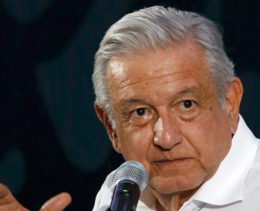 AMLO se compromete a devolver al pueblo yaqui 30,000 hectáreas