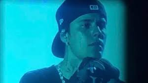 Justin Bieber llora en concierto en CDMX por esperanza a la humanidad