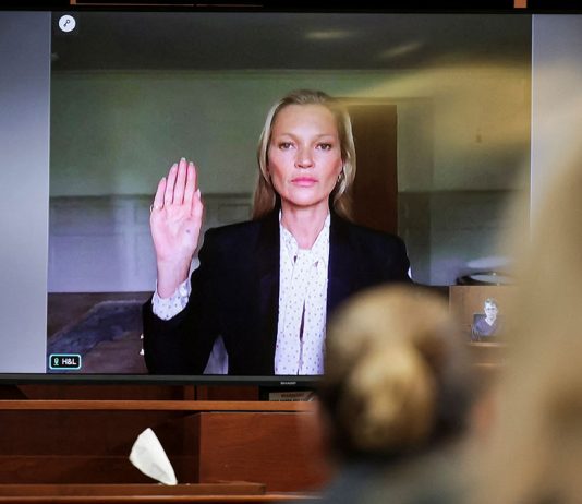 Kate Moss testifica que Johnny Depp nunca la empujó por las escaleras durante su relación