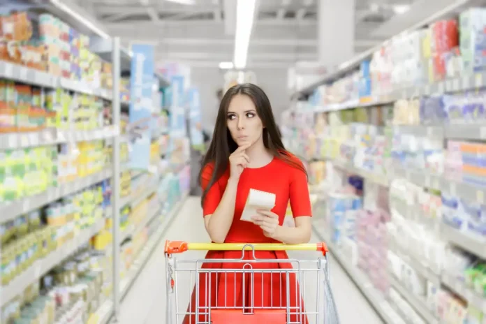 Consumidor-duda-shutterstock_283065242