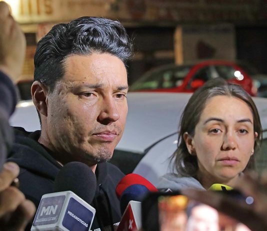 Médico y coordinador de natación del Colegio Williams comparecen frente a juez por caso Abner