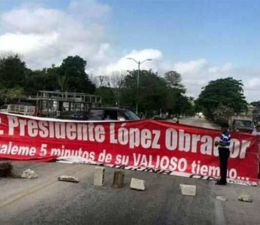 Título: Trabajadores bloquean acceso al Tren Maya en Quintana Roo para exigir mejores condiciones laborales y sociales
