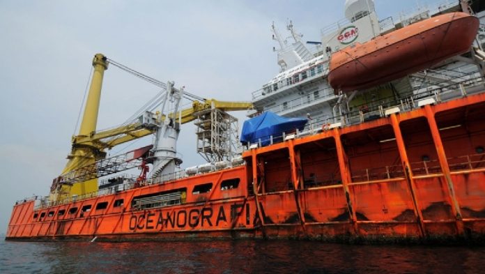 navio-extraviado-de-oceanografia-foto