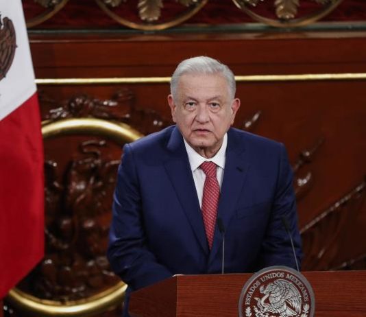 López Obrador Propone 20 Reformas Constitucionales en el Aniversario de la Constitución