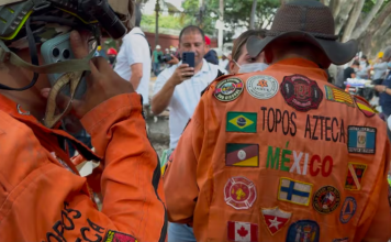 Entre escombros y esperanza: Topos y perritos rescatistas mexicanos apoyan tras el sismo en Colombia